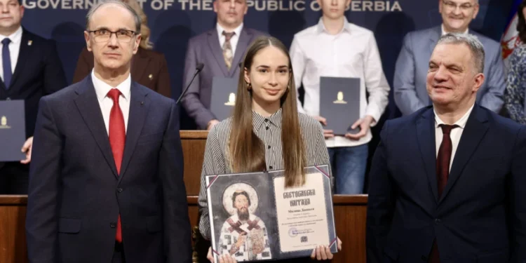 Macut na svečanoj dodeli Svetosavskih nagrada: Čvrst temelj za razvoj srpskog obrazovanja