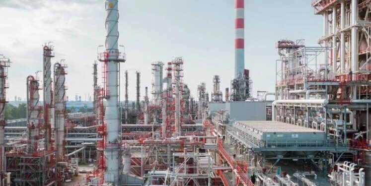 Srbija obezbedila gorivo i stabilnost: MOL preuzima NIS