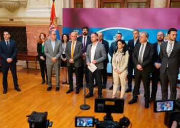 ОПОЗИЦИЈА ПРОТИВ ГРАЂАНА