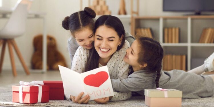 Деца мајки 35+: мањи ризик од алергија