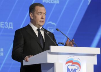 MEDVEDEV O „GRENLANDU“: Vreme i cena moći