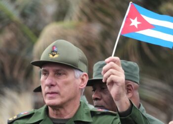 РУСКИ МИНИСТАР У ХАВАНИ, САД ПОЈАЧАВАЈУ ПРИТИСАК