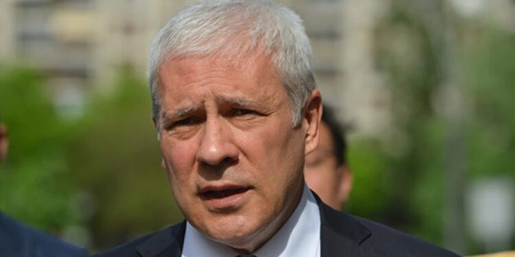 ТАDИЋ И УМЕТНОСТ: Цртежи у фокусу, пропадање у сећању