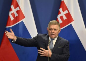 РОБЕРТ ФИЦО ПРОТИВ СТРУЈЕ: Словачки премијер који одбија диктат и инсистира на суверенитету
