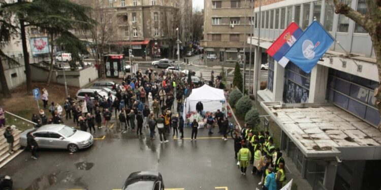 Anketa pala, manipulacija otkrivena