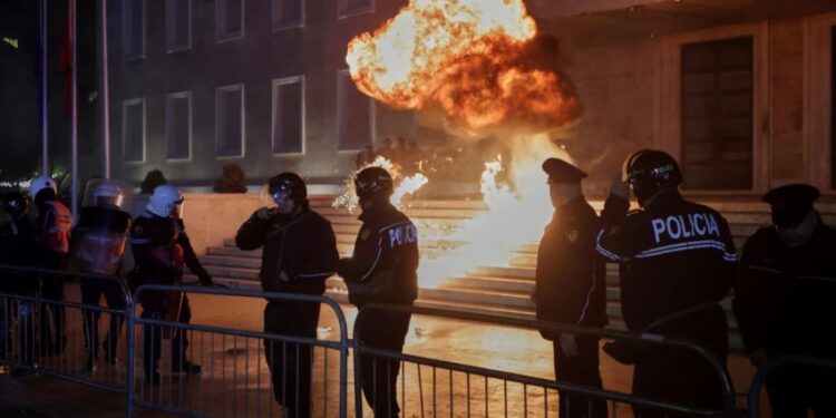 Протести у Албанији и тишина из ЕУ