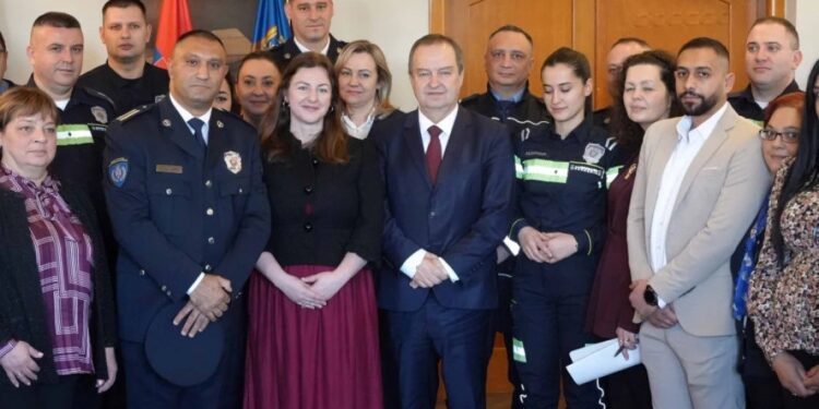 JAKA POLICIJA: Podrška manjinama kao stub bezbednosti