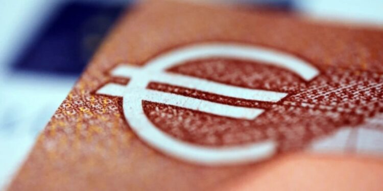 EVROZONA OBARA NEZAPOSLENOST