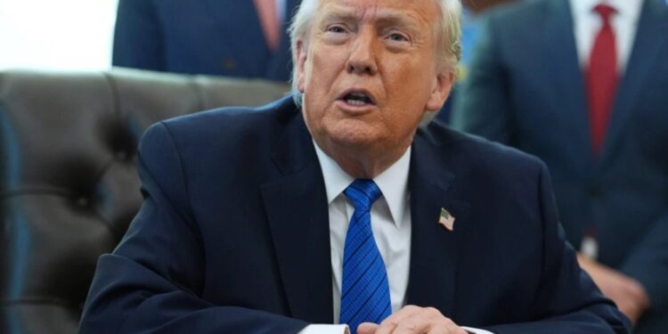 ТРАМП НАЈАВЉУЈЕ БЛИЗАК КРАЈ РАТА