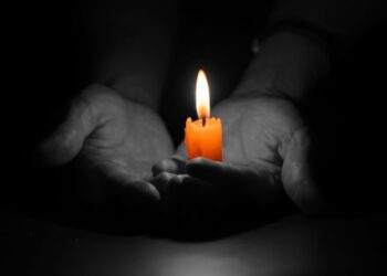 TRAGEDIJA KAO SCENA ZA POLITIČKI PERFORMANS