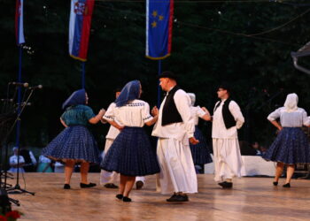 KORACI KOJI OŽIVALJAVAJU ISTORIJU