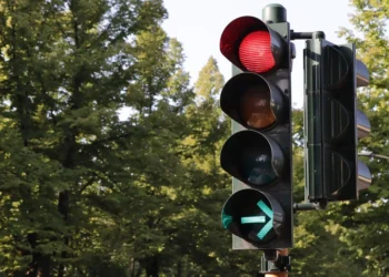 Foto: Shutterstock.com/Blue Traffic Light, ilustracija