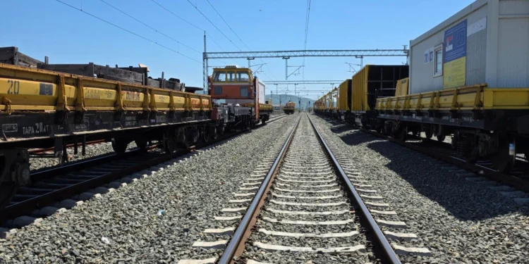 ПОТПУНО НОВА ЖЕЛЕЗНИЧКА ТРАСА ПОВЕЗАЋЕ АЕРОДРОМ СА ЦЕНТРОМ И НАЦИОНАЛНИМ СТАДИОНОМ –  РАДОВИ УВЕЛИКО У ТОКУ