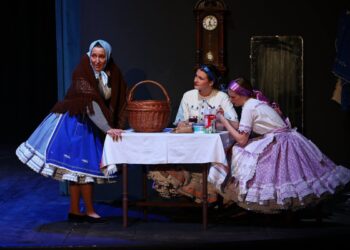 Celovečernji program Kulturno-umetničkog društva „Petrovska družina“ – ,,Na Hromnice o hodinu více“