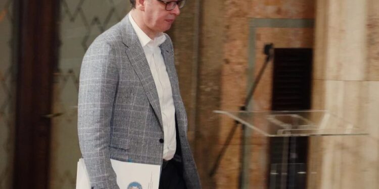 ВУЧИЋ НА ПРЕЗЕНТАЦИЈИ РОБОТА: СРБИЈА КОРАК БЛИЖЕ ВИСОКИМ ТЕХНОЛОГИЈАМА