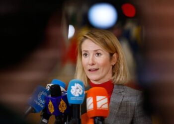 OPASNOSTI RAZDVAJANJA ODBRANE U EVROPI