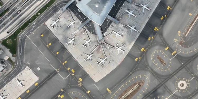 Foto: Shutterstock.com/aerial view istanbul, ilustracija