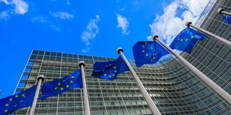 Foto: Shutterstock.com/Christophe Licoppe, ilustracija