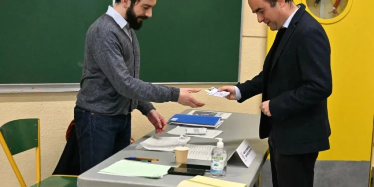 Foto: Pool Photo via AP/Martin Lelievre