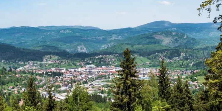 Foto: Shutterstock.com/Cooper WIlton, ilustracija