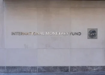 Foto: shutterstock.com/JHVEPhoto, ilustracija