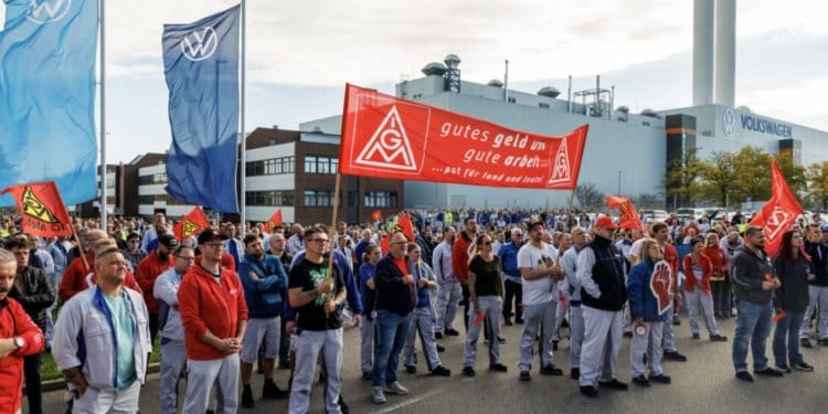 FOTO: JENS SCHLUETER / AFP